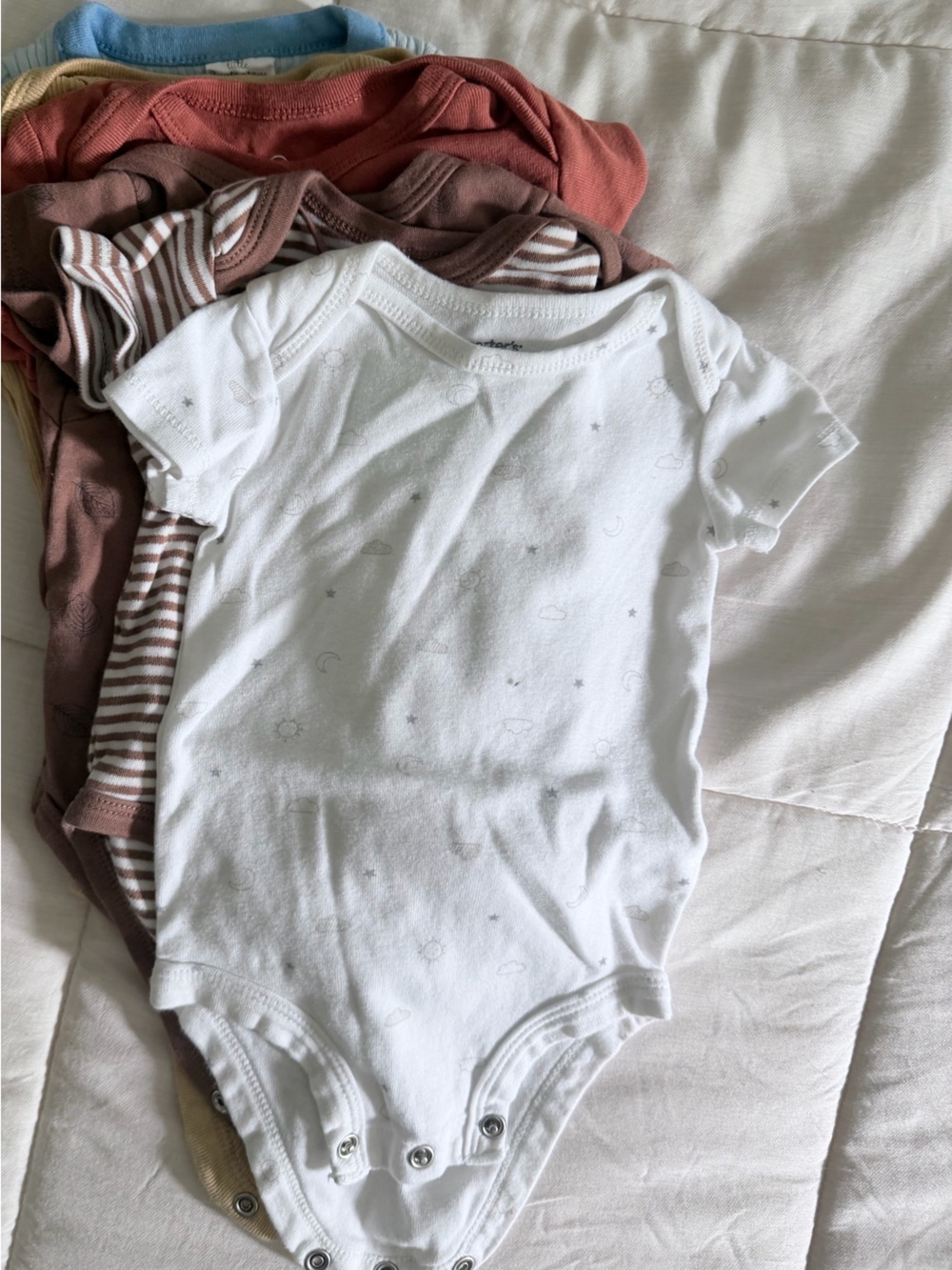 6 pack baby clothes White Baby Short-Sleeve Bodysuit - Soft Star & Moon Print